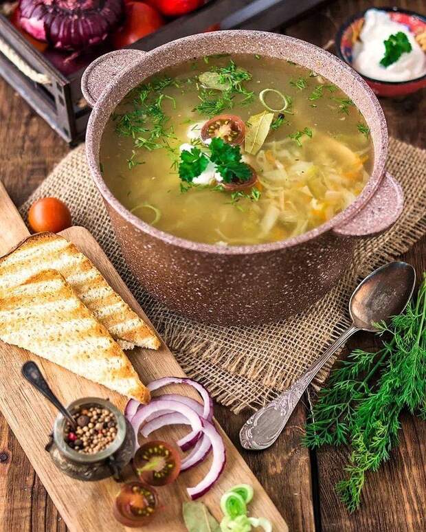 Постные щи с фасолью и квашеной капустой: просто и бюджетно!