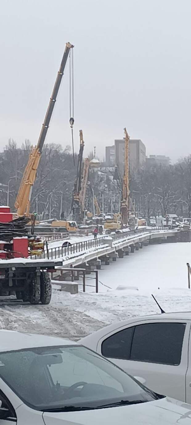Продолжается демонтаж моста по Ильича