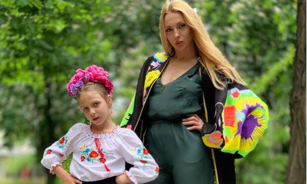 Оля Полякова с младшей дочкой