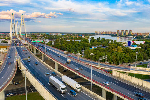 В Петербурге проезд на КАД перекроют на пять месяцев
