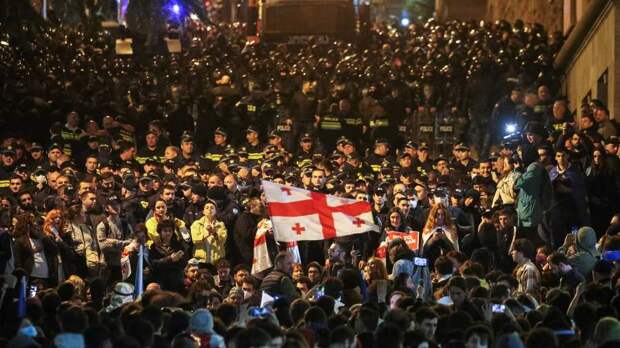 В Тбилиси полиция задержала на акции протеста против закона об иноагентах 11 человек