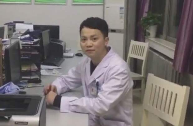 Китайский хирург уснул во время операции, но своё дело он сделал Медицина, Китай, Хирург, Операция, Больница, Клиника, Работа, Сон