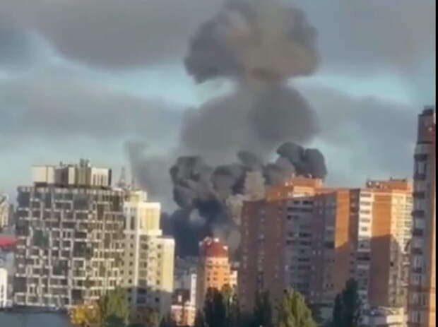 Российская армия наносит серию ударов по украинским городам. Сообщается о взрывах в Киеве, Днепре...