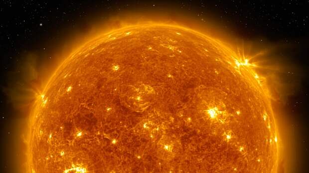 На Солнце произошли три мощные вспышки за три часа