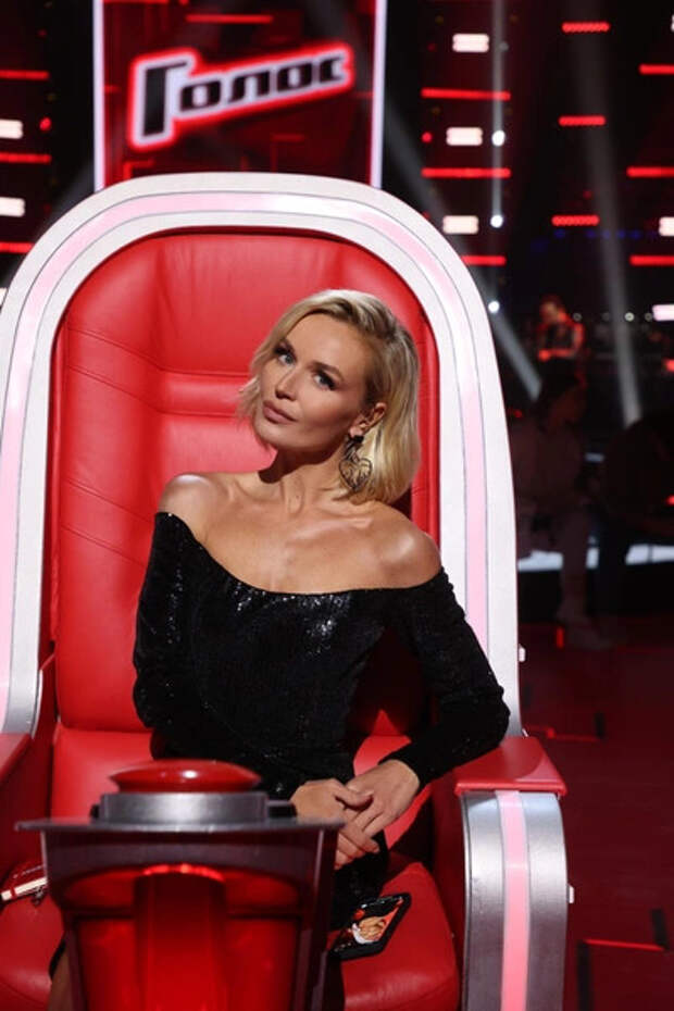 Не опять, а снова: Гагарина со скандалом покинула шоу «Голос»