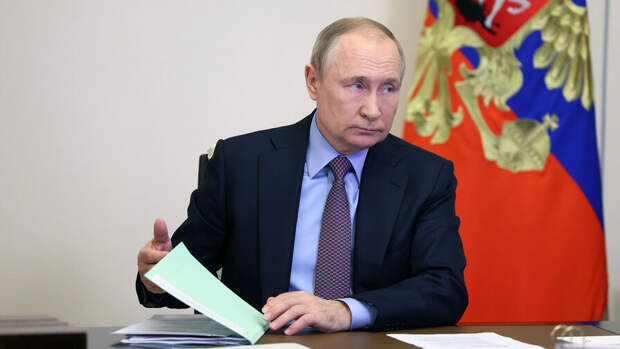 Путин в режиме видеоконференции провел совещание с членами кабинета министров