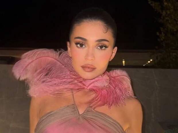 Кайли Дженнер и Дженнифер Лоуренс на «Золотом глобусе» приковали все взгляды