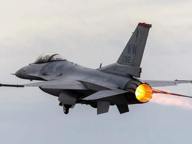 СМИ: ВС РФ уже ударили по еще не поставленным Украине истребителям F-16