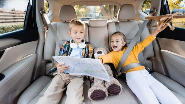 Путешествие с ребенком на машине: чек-лист для дальней поездки