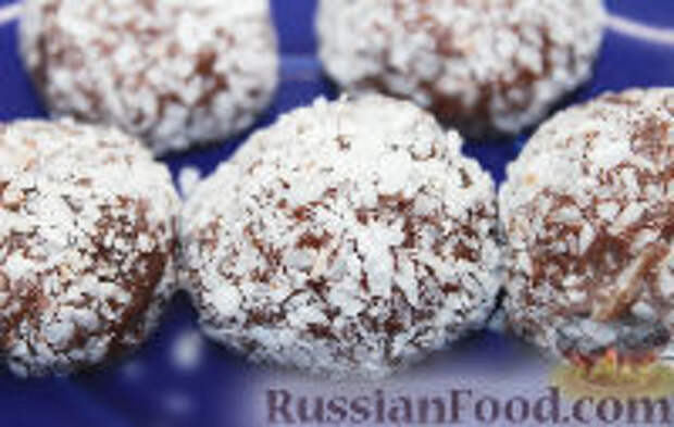 Фото к рецепту: Конфеты "Бригадейро" (Brigadeiro)