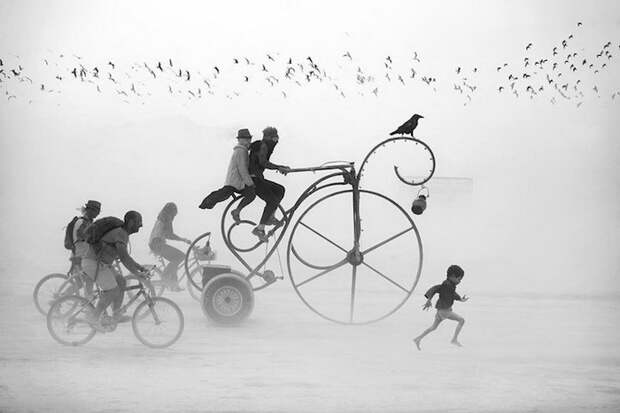 Сюрреалистические фотографии с фестиваля Burning Man от Виктора Хабчи (Victor Habchy)