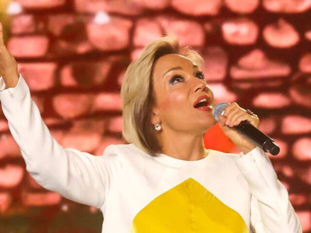 Экс-танцор Булановой Берегуля допустил возобновление сотрудничества с певицей