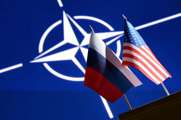 Рябков: НАТО балансирует на грани прямого вооруженного столкновения с РФ