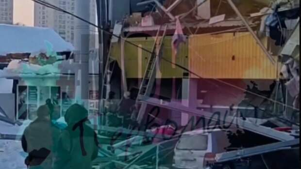 В Новосибирске рухнула крыша двухэтажного торгового центра, есть пострадавшие