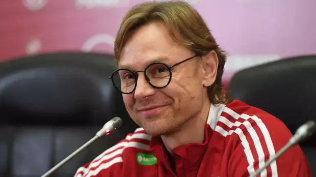 Карпин рассказал, что футболисты сборной России помогли больному ребёнку