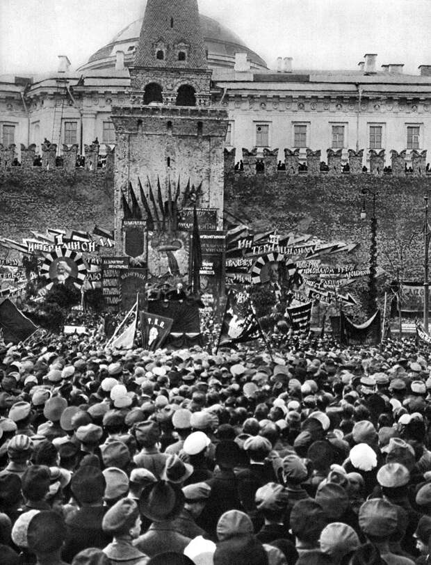 Как праздновали 1 Мая в 1917-1933 годах