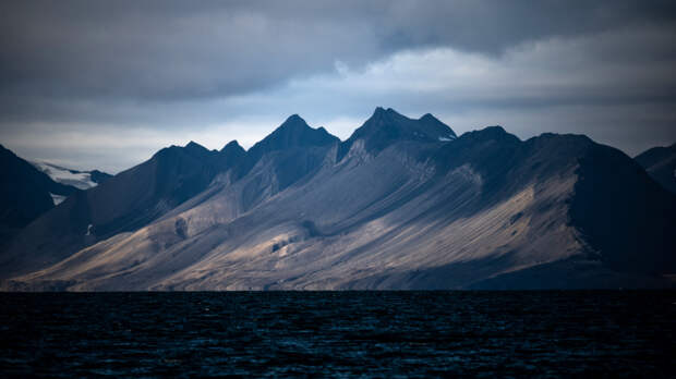 Русские не сдаются: арктический Шпицберген превратился в горячую точку