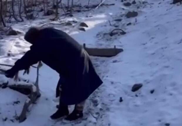 Только после огласки в СМИ власти Находки пообещали построить лестницу для пенсионерки, ходившей в магазин на четвереньках