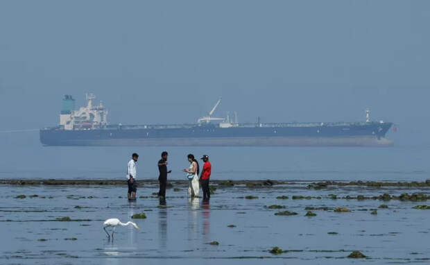 Немцы, надо потерпеть ещё чуть-чуть! Держать строй!