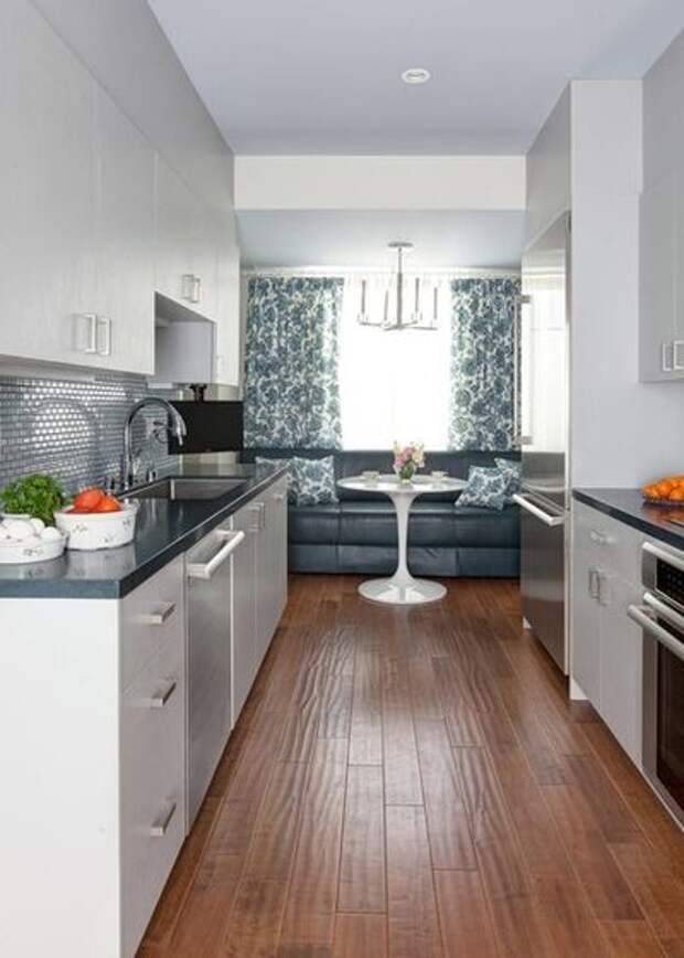 Современная классика Кухня by Lori Dennis, ASID, LEED AP
