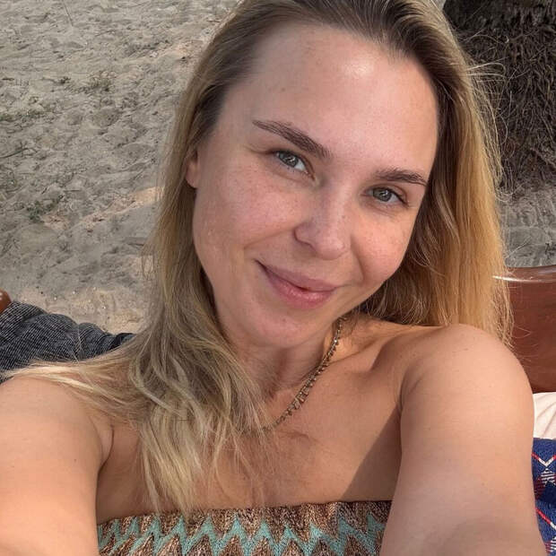 39-летняя певица Пелагея показала внешность без макияжа