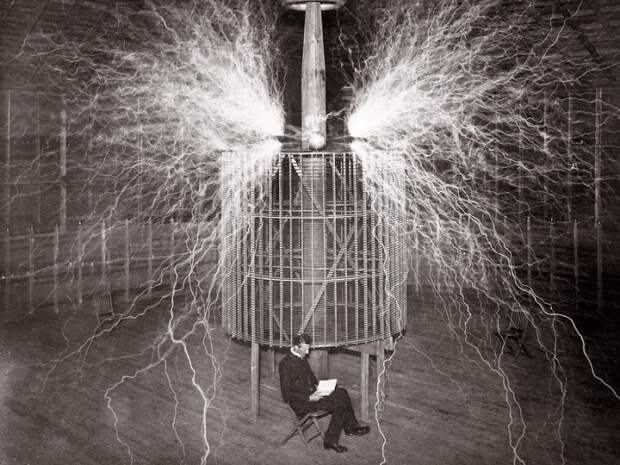 Никола Тесла - известный физик-изобретатель. | Фото: roboticsandautomationnews.com.