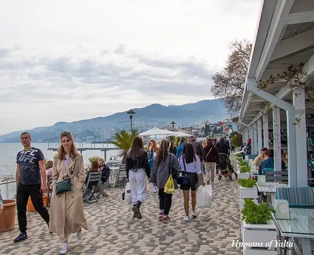 На заметку активным туристам: в Ялте устроят акцию «10 000 шагов к жизни»