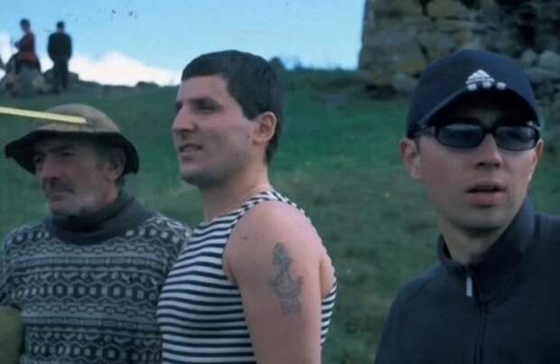 Сергей Бодров на съемках своего последнего фильма *Связной*. Северная Осетия, Кармадонское ущелье, 2002 | Фото: doseng.org