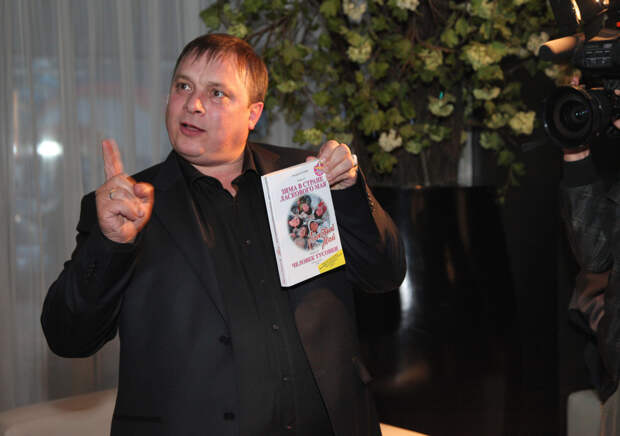 Разин потребовал с блогера пять миллионов рублей