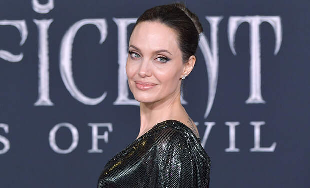 "Расскажите людям, что с нами происходит": Анджелина Джоли написала колонку о сирийских беженцах