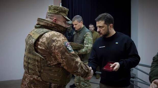 На Украине раскритиковали Зеленского за идею отправки ВСУ на Ближний Восток