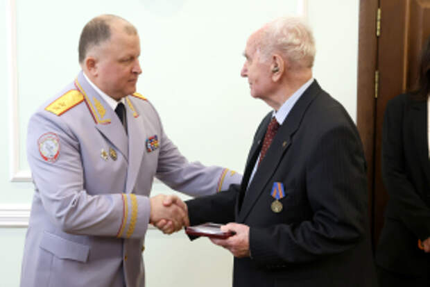 Андрей Курносенко принял участие в мероприятиях, посвященных Дню ветерана органов внутренних дел и внутренних войск