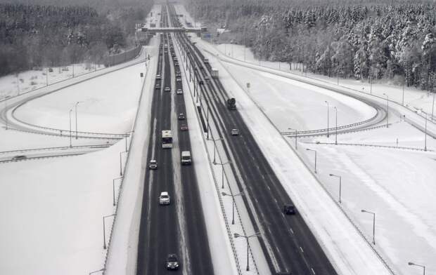 На российских дорогах появились автомобили с новым кодом региона