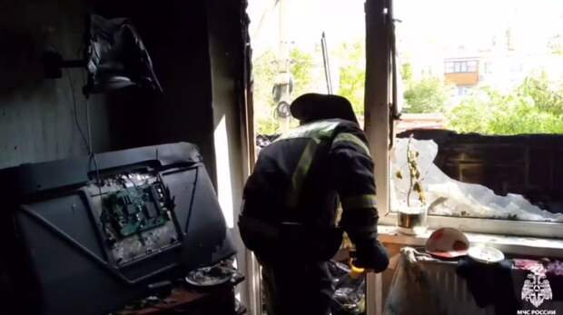 Самодельный удлинитель сжег квартиру в крымском селе – спасены двое