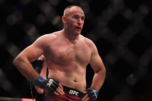 Тяжелоатлетки Мухаметшины назвали бойца ММА Олейника опасным мужчиной