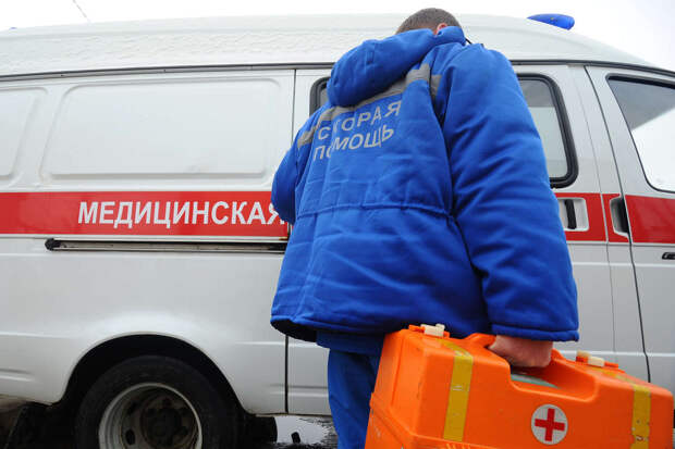 "V1": в Волгограде двух подростков ударило током от домофона