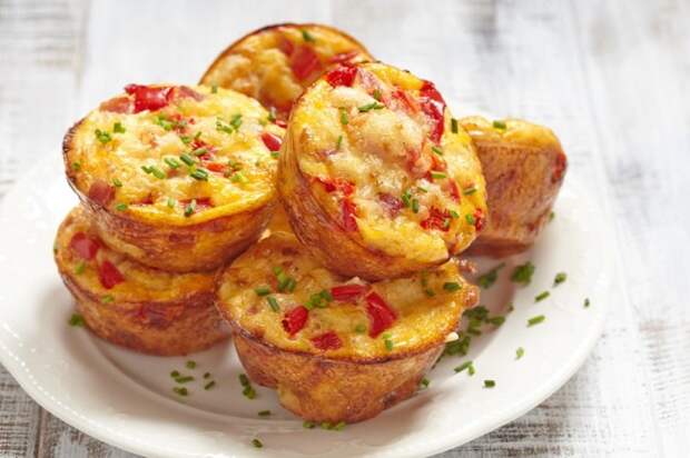 Кексы с сыром и помидорами. \ Фото: milaclub.com.