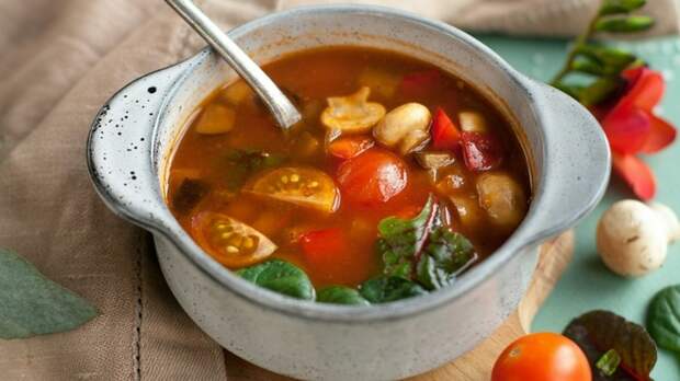 Эксперт перечислила супы, которые помогают сбросить вес