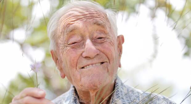 104-летний учёный — геоботаник Дэвид Гудолл, умер в 2018, долгое время не ходил, но работал 104-летний учёный — геоботаник Дэвид Гудолл, умер в 2018, долгое время не ходил, но работал
