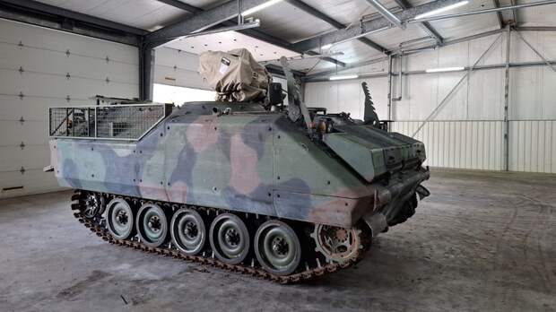 Нидерланды поставят на Украину бронемашины, оснащённые боевыми модулями с ДУ