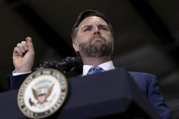 Вэнс: на переговорах США потребуют от Ирана передать ядерное топливо