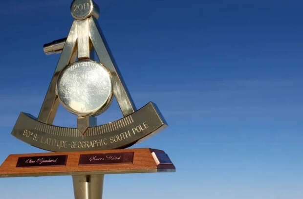 Учёные снова переместили Южный полюс