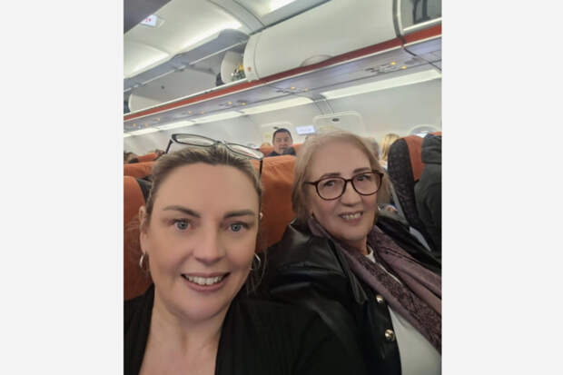 Пять пассажиров высадили из самолета из-за их веса