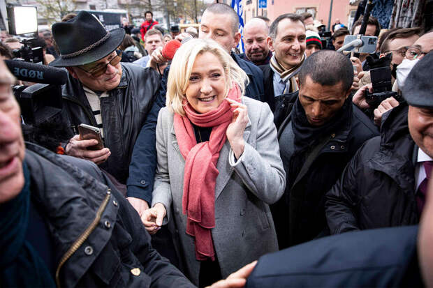 Политолог Перла: народ Франции голосует за Ле Пен от безысходности