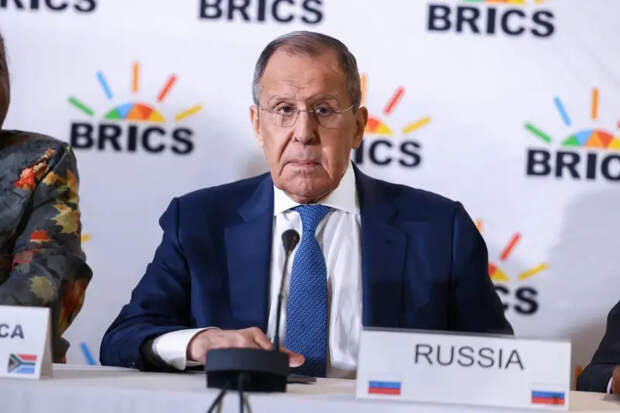 Глава МИД РФ: Украина должна винить саму себя и Запад в том, что сегодня находится не в границах 1991 года