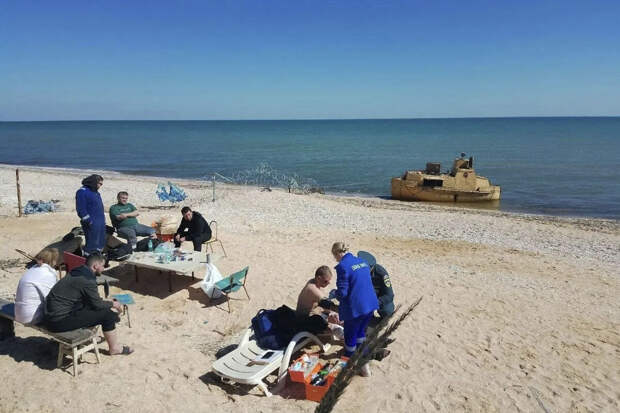 ТАСС: два человека погибли при атаке БПЛА на затонувший в Азовском море сухогруз