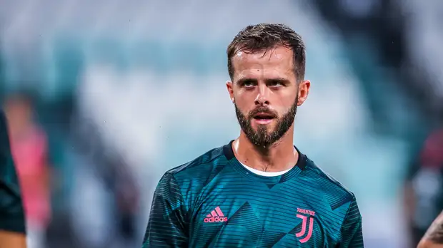 СМИ: Пьянич подписал контракт с «Барселоной»