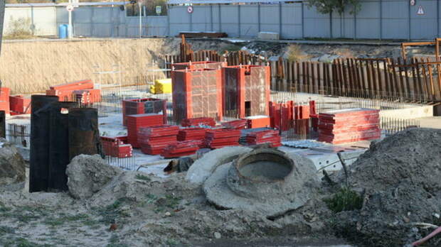 Строительная площадка барнаульского ЦУМа / Фото: amic.ru, Екатерина Смолихина