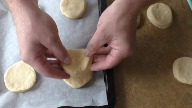 Простой рецепт вкуснейших булочек для бутербродов и гамбургеров Еда, Булочки, Рецепт, Видео рецепт, Другая кухня, Тесто, Вкусно, Рецепт булочек, Видео, Длиннопост