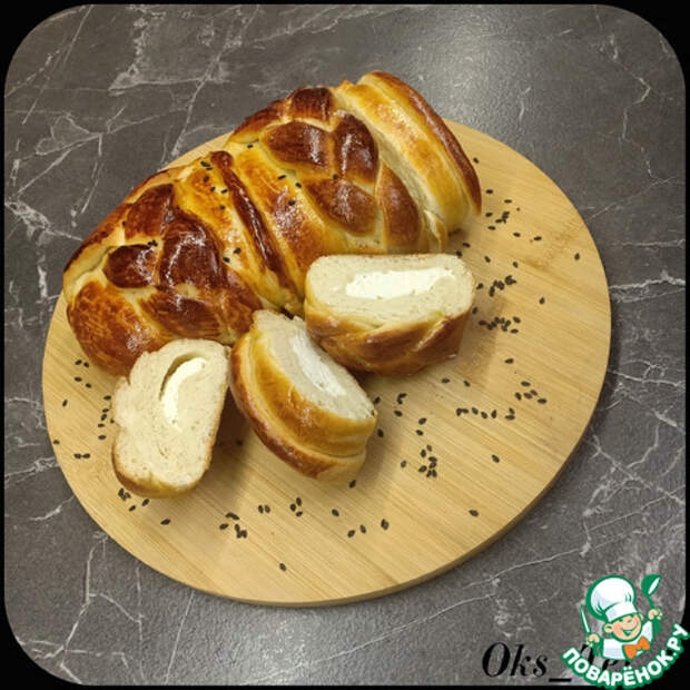 Рулет на дрожжевом тесте с творогом